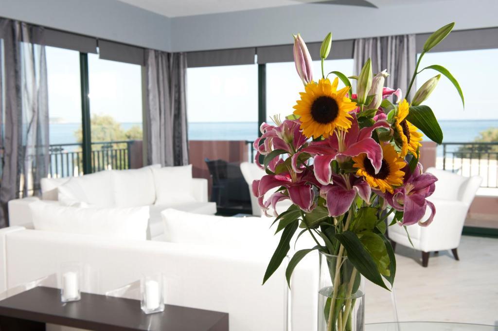 Mediterranean Beach Resort Laganas Room photo