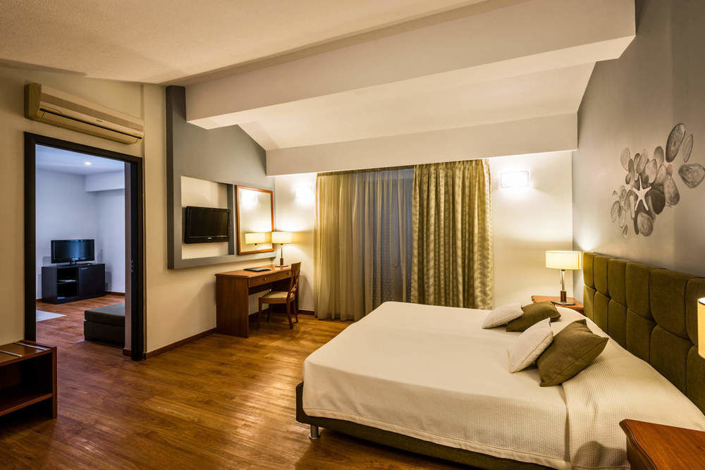 Mediterranean Beach Resort Laganas Exterior photo